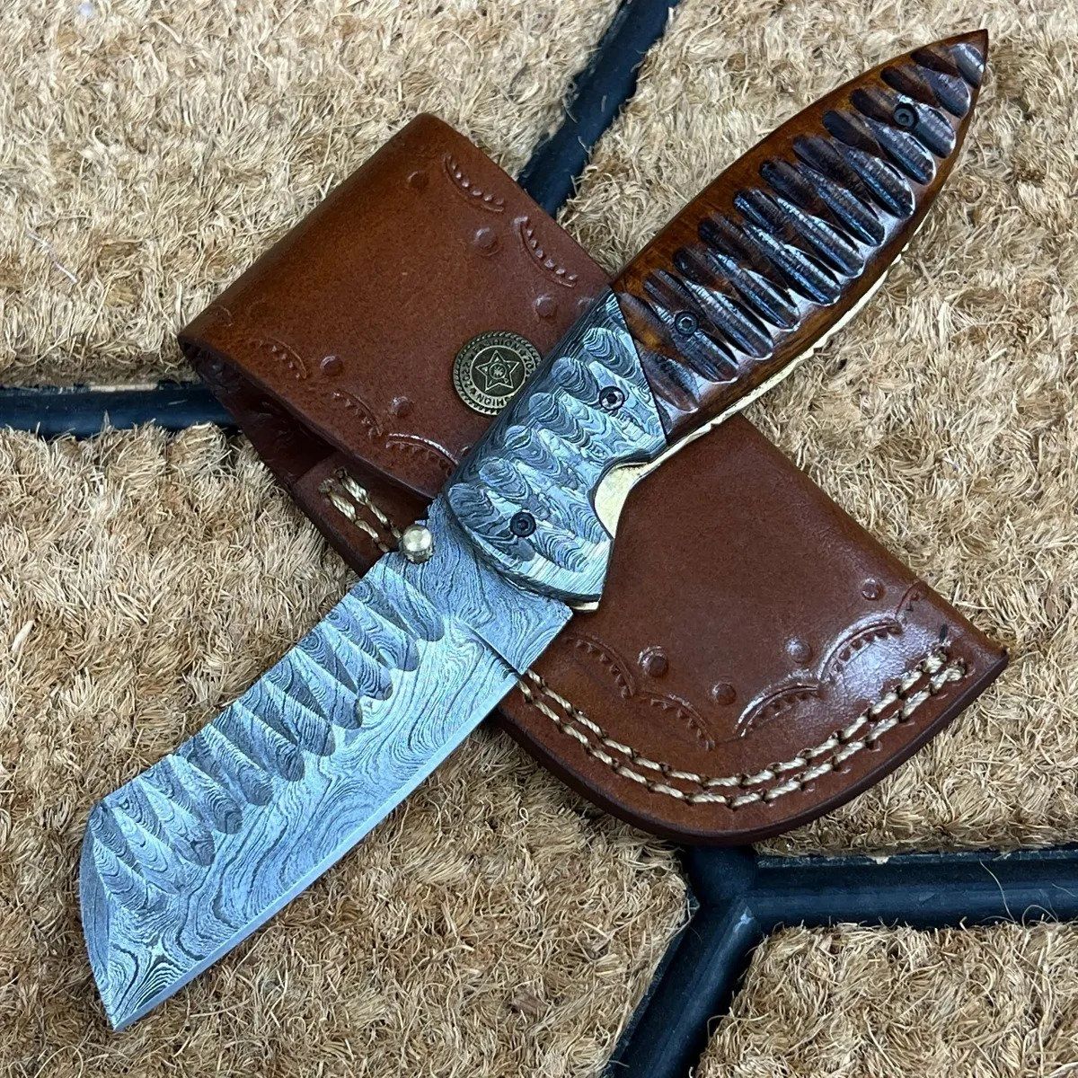 Unlocking the Wilderness with a Folding Folding Knife for Camping